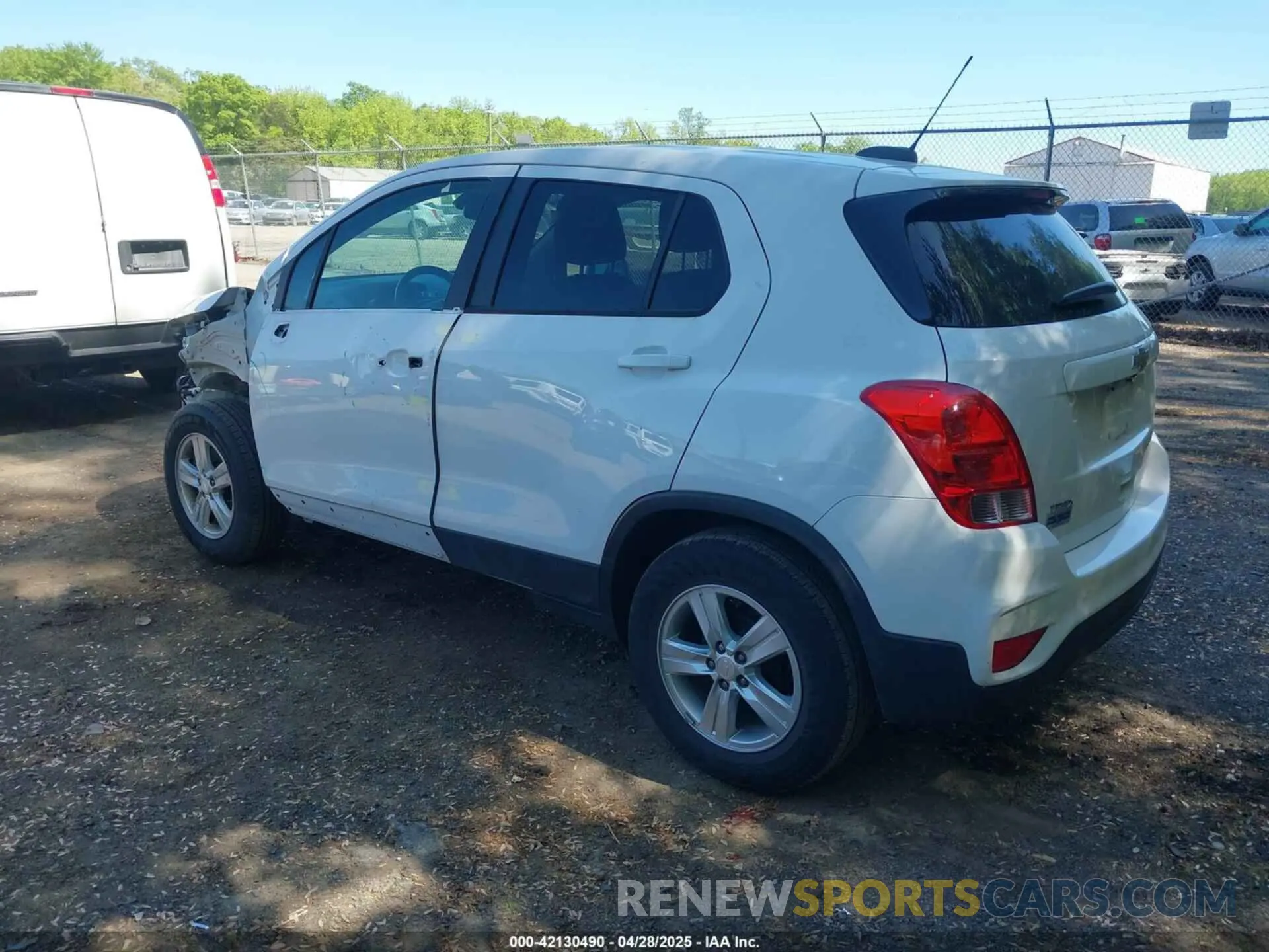 3 fotografías del automóvil dañado 3GNCJKSB3LL331660 CHEVROLET TRAX 2020