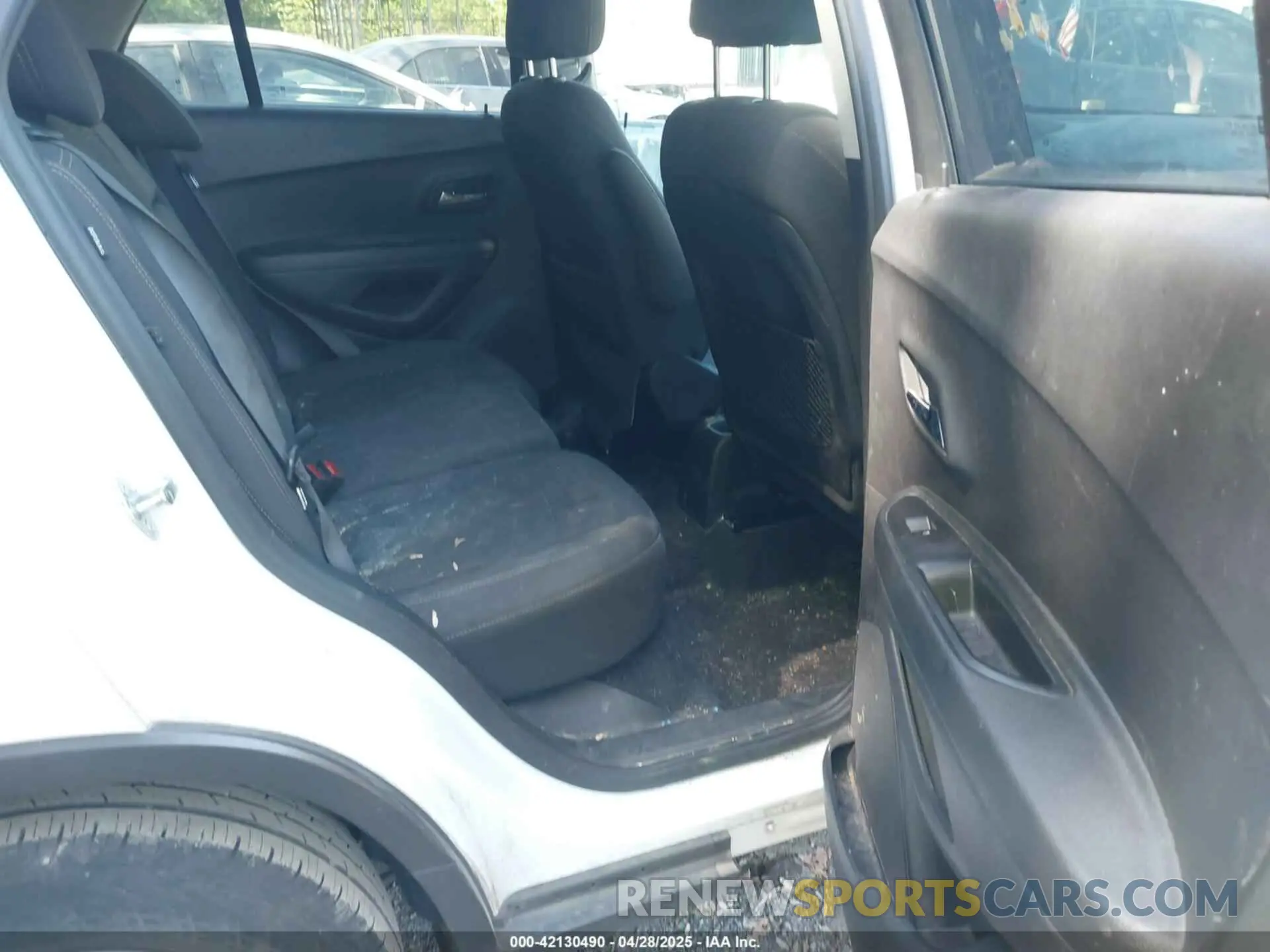 8 fotografías del automóvil dañado 3GNCJKSB3LL331660 CHEVROLET TRAX 2020