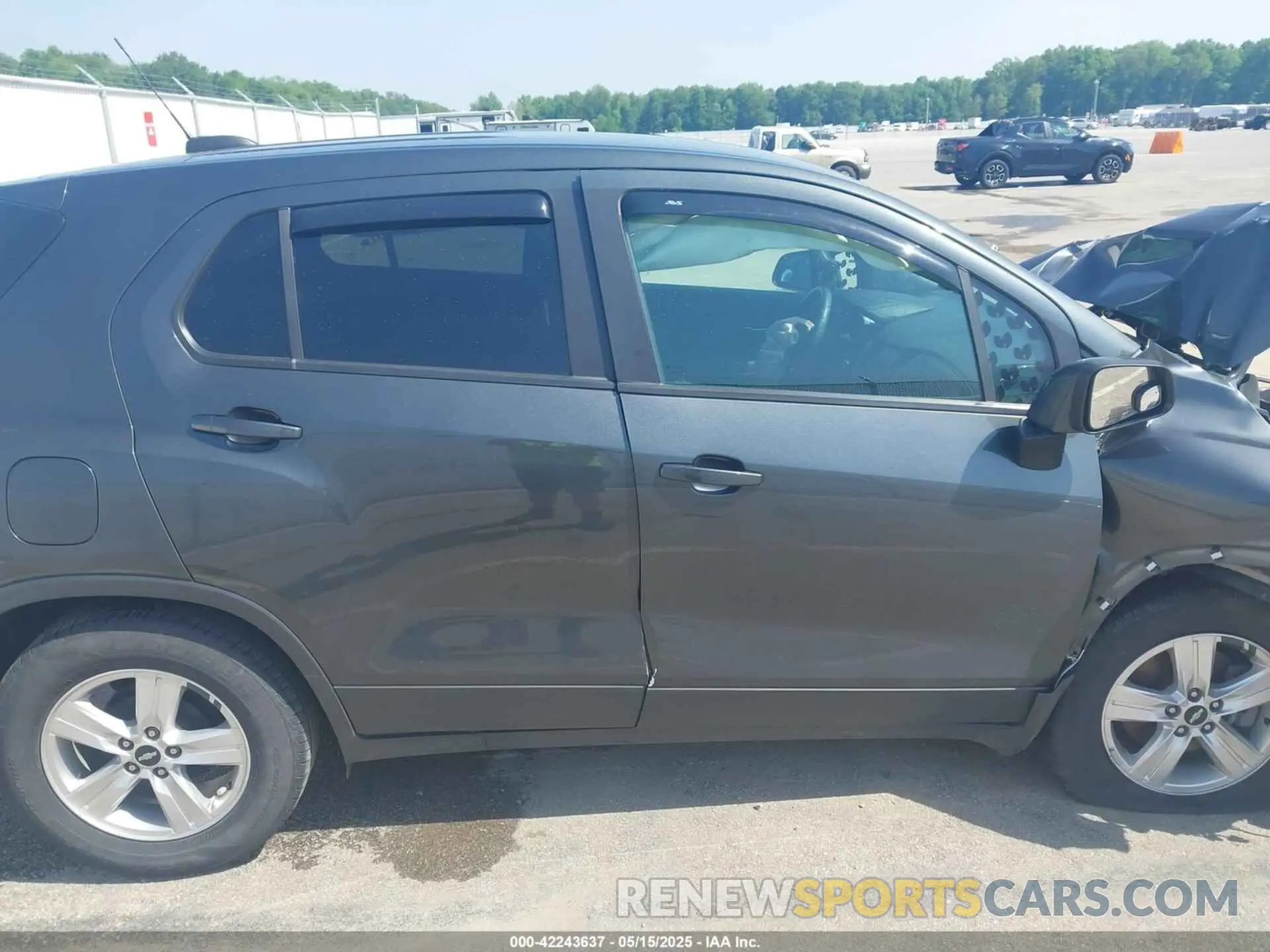 14 fotografías del automóvil dañado 3GNCJKSB4LL273803 CHEVROLET TRAX 2020