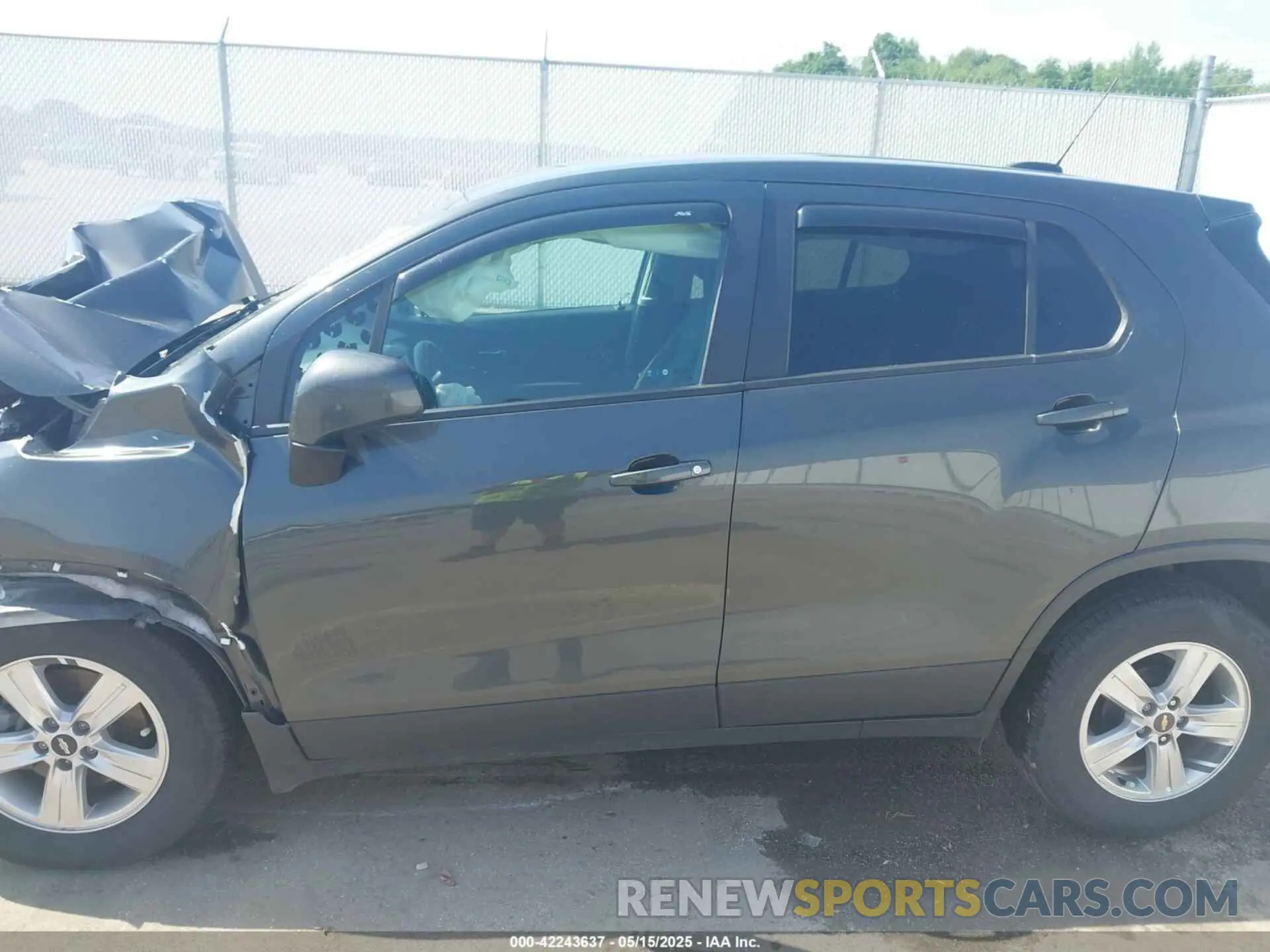 15 fotografías del automóvil dañado 3GNCJKSB4LL273803 CHEVROLET TRAX 2020