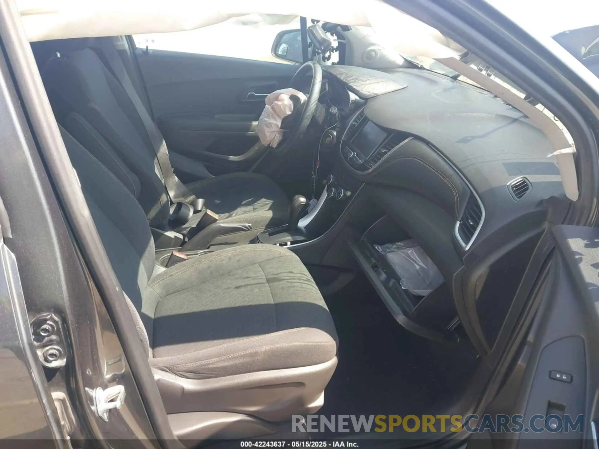 5 fotografías del automóvil dañado 3GNCJKSB4LL273803 CHEVROLET TRAX 2020
