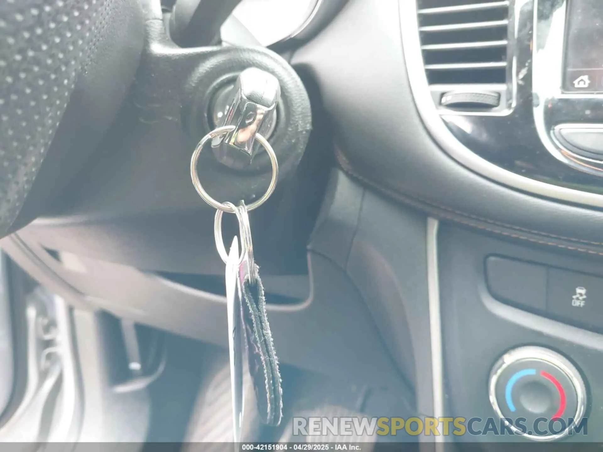 11 fotografías del automóvil dañado 3GNCJKSB4LL305522 CHEVROLET TRAX 2020
