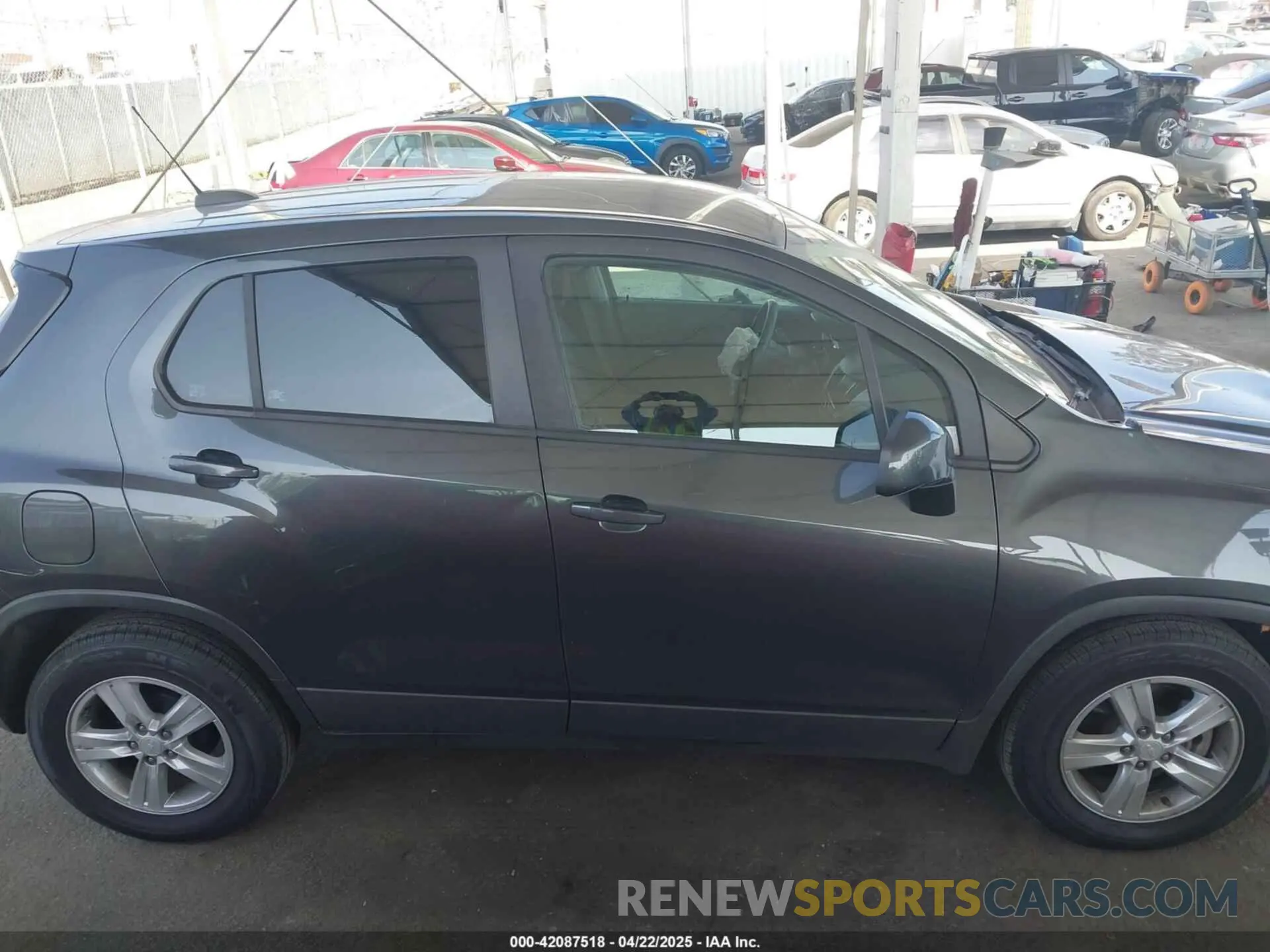 13 fotografías del automóvil dañado 3GNCJKSB5LL135378 CHEVROLET TRAX 2020