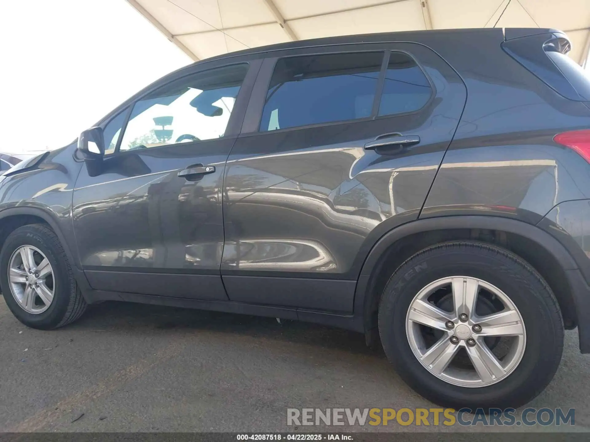14 fotografías del automóvil dañado 3GNCJKSB5LL135378 CHEVROLET TRAX 2020