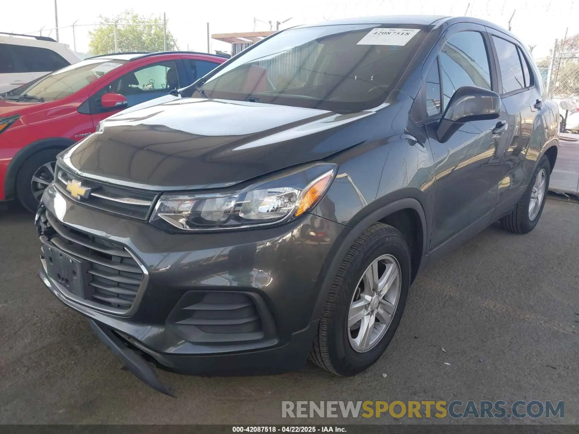 2 fotografías del automóvil dañado 3GNCJKSB5LL135378 CHEVROLET TRAX 2020