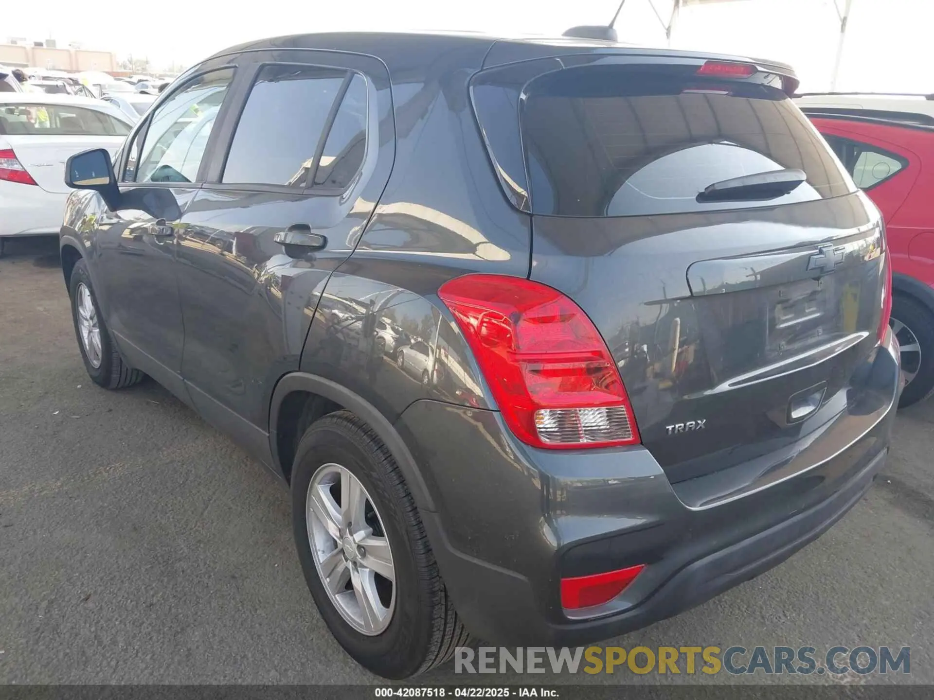 3 fotografías del automóvil dañado 3GNCJKSB5LL135378 CHEVROLET TRAX 2020