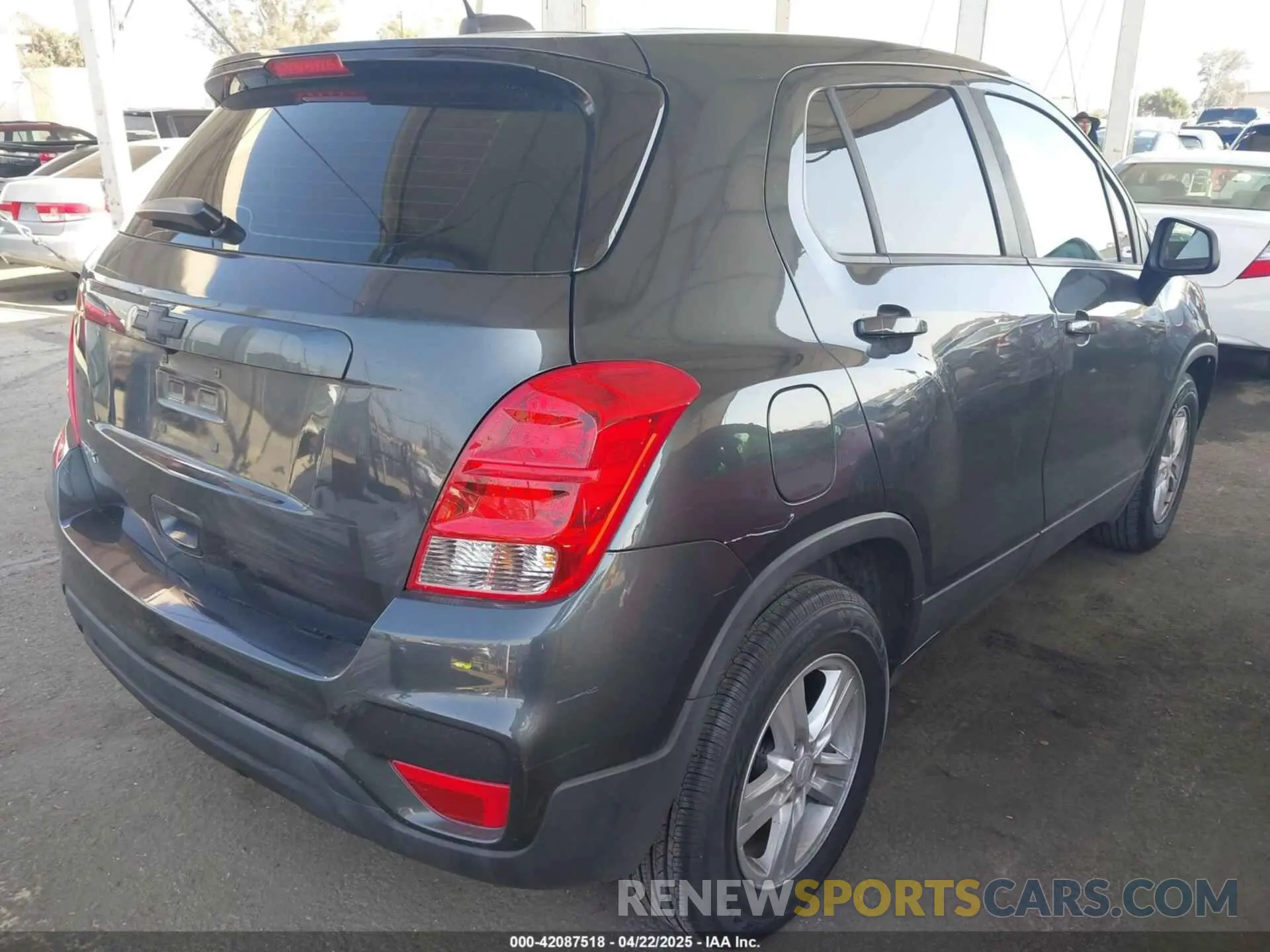 4 fotografías del automóvil dañado 3GNCJKSB5LL135378 CHEVROLET TRAX 2020