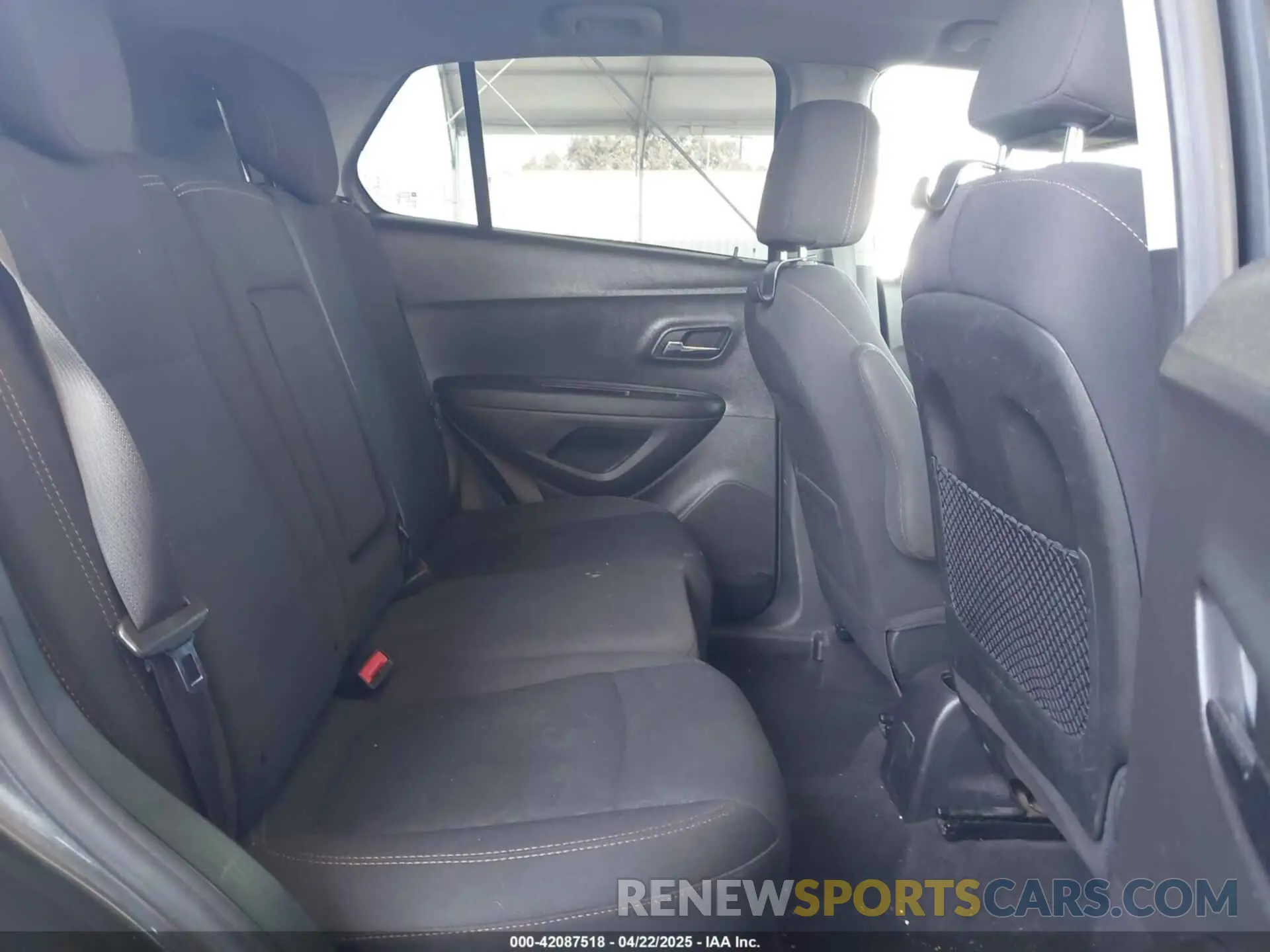 8 fotografías del automóvil dañado 3GNCJKSB5LL135378 CHEVROLET TRAX 2020