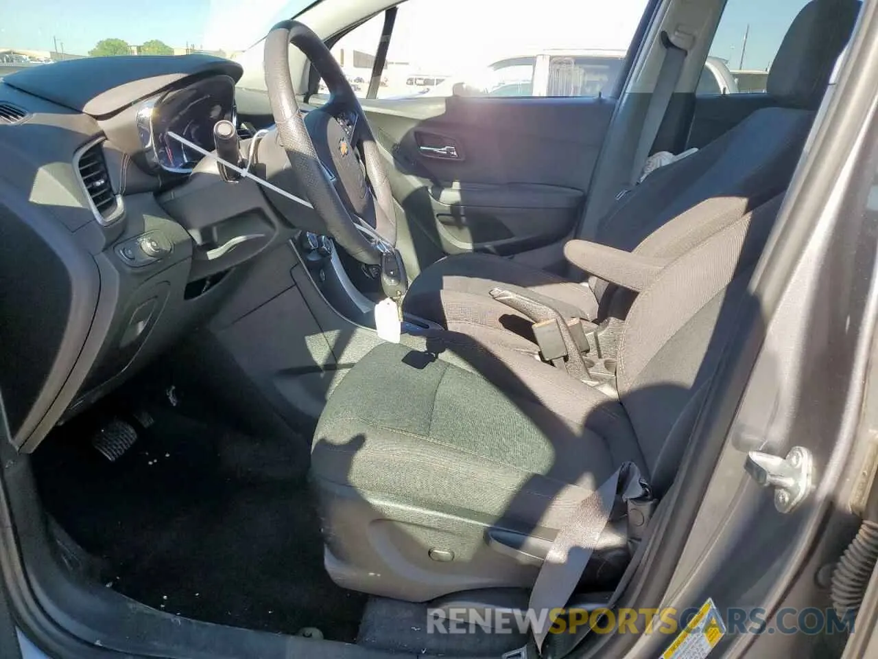 7 fotografías del automóvil dañado 3GNCJKSB5LL159079 CHEVROLET TRAX 2020