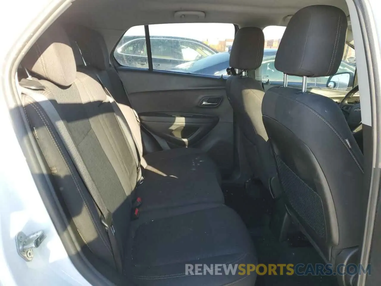 11 fotografías del automóvil dañado 3GNCJKSB5LL292618 CHEVROLET TRAX 2020