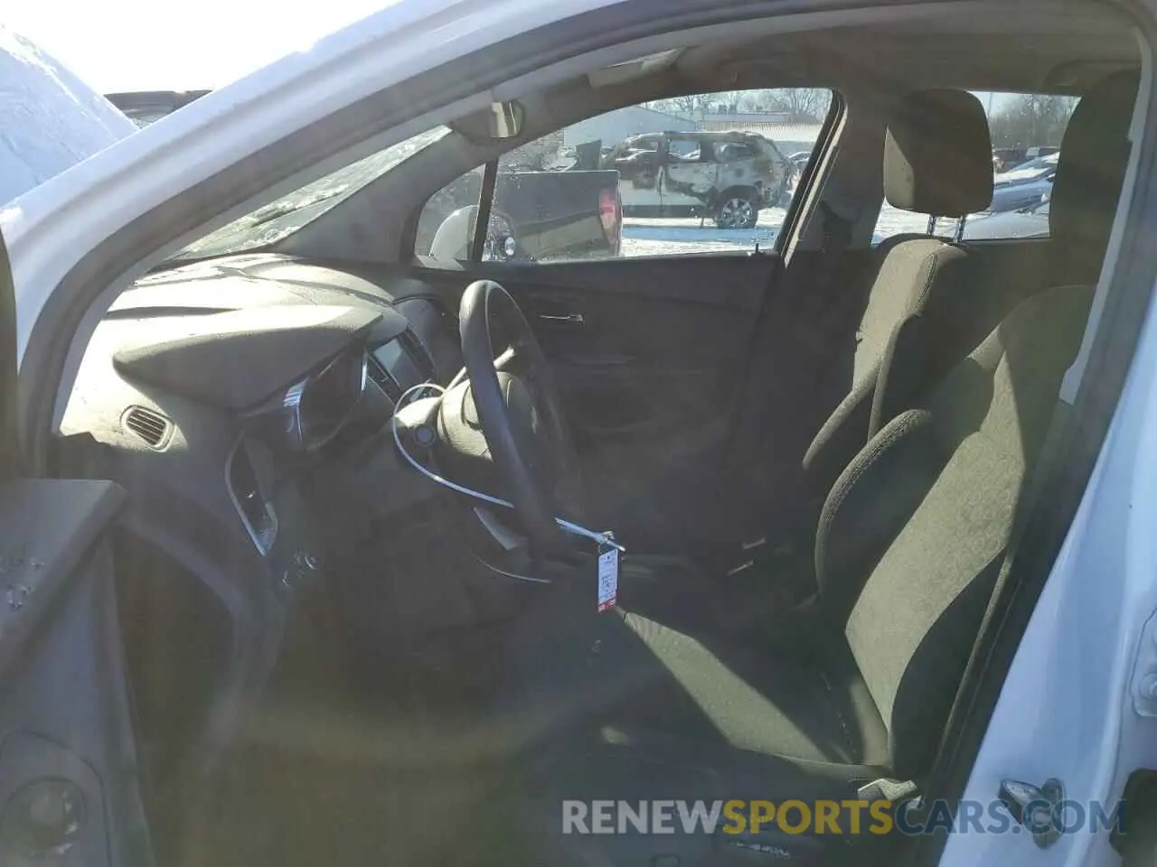 7 fotografías del automóvil dañado 3GNCJKSB5LL292618 CHEVROLET TRAX 2020