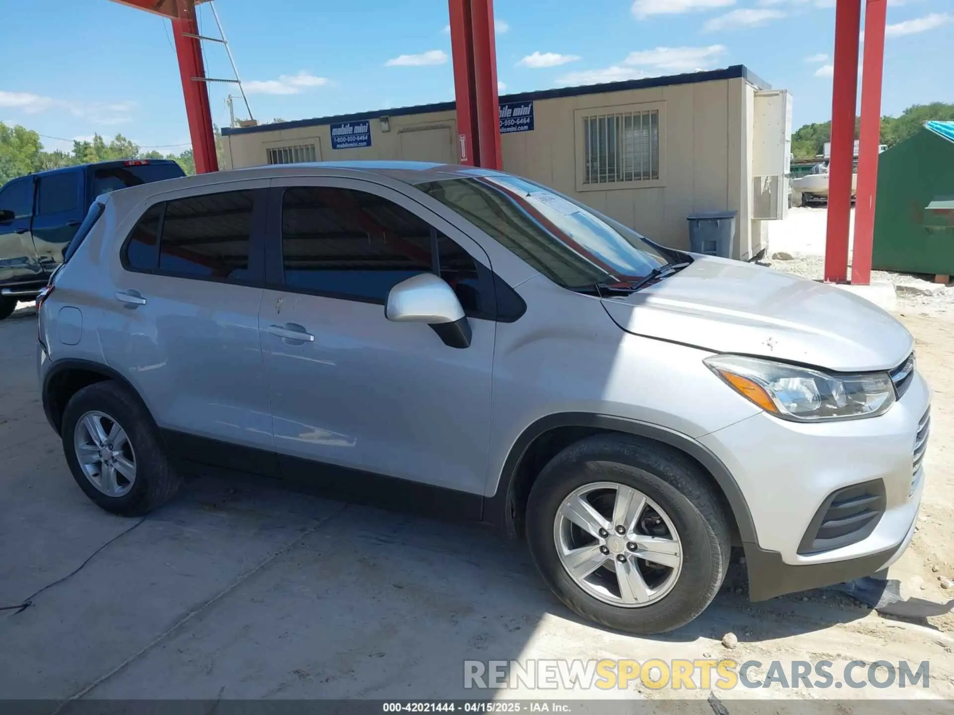 13 fotografías del automóvil dañado 3GNCJKSB6LL213456 CHEVROLET TRAX 2020