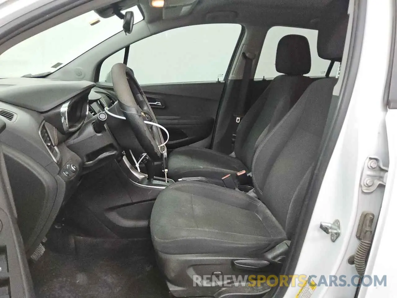 7 fotografías del automóvil dañado 3GNCJKSB6LL334729 CHEVROLET TRAX 2020