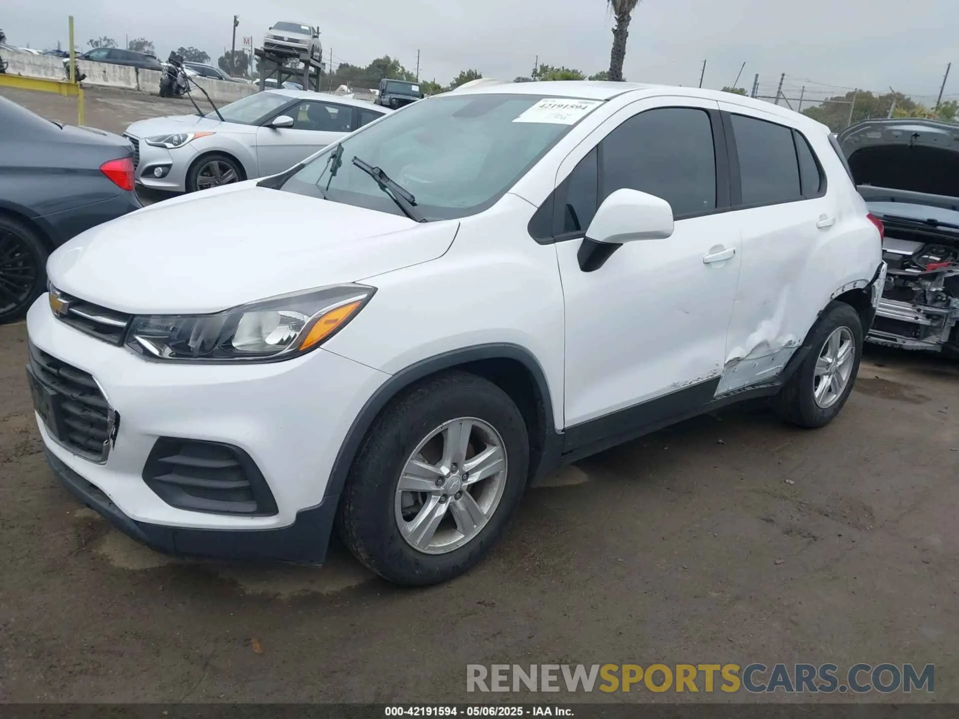 2 fotografías del automóvil dañado 3GNCJKSB7LL171573 CHEVROLET TRAX 2020
