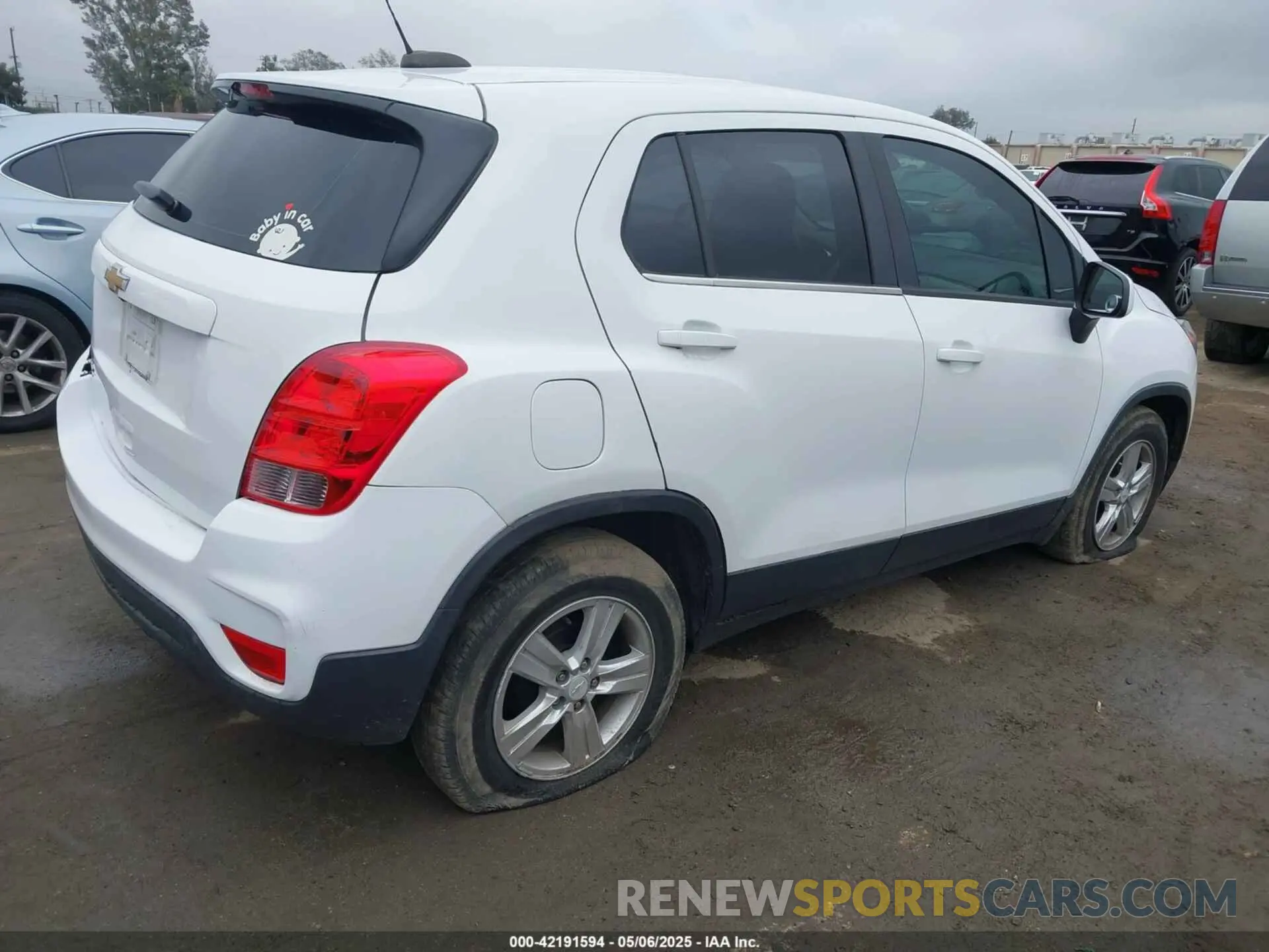 4 fotografías del automóvil dañado 3GNCJKSB7LL171573 CHEVROLET TRAX 2020