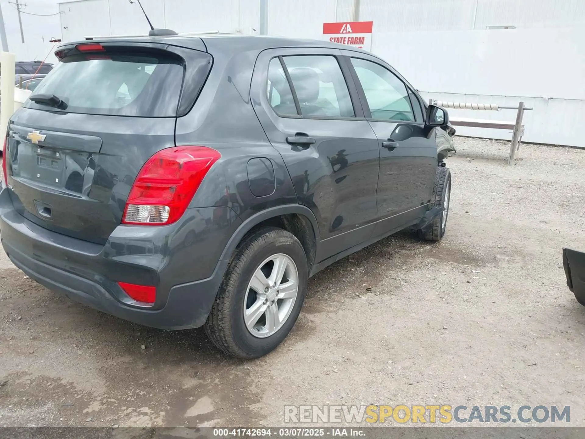 4 fotografías del automóvil dañado 3GNCJKSB7LL171718 CHEVROLET TRAX 2020
