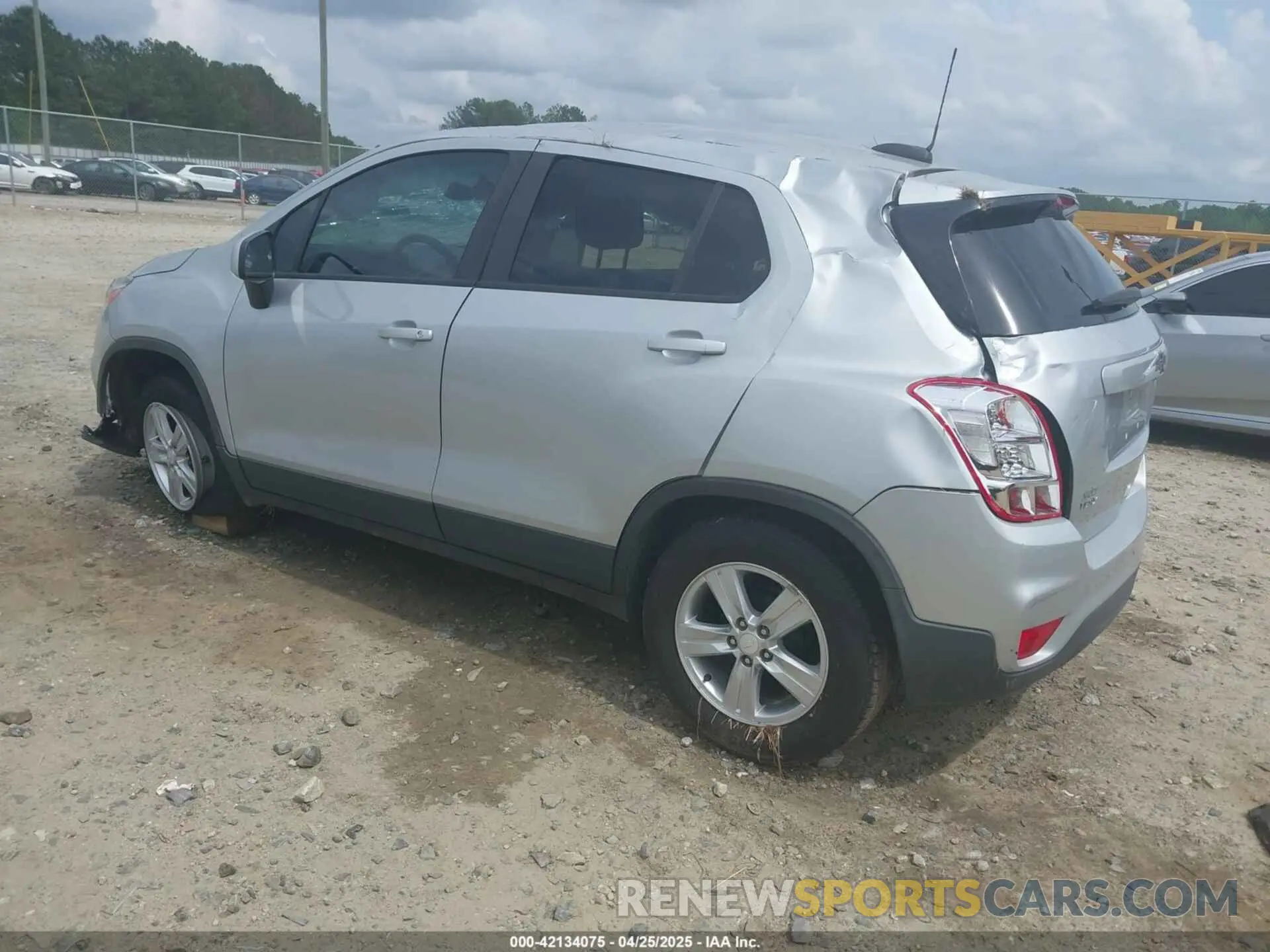 3 fotografías del automóvil dañado 3GNCJKSB7LL201476 CHEVROLET TRAX 2020