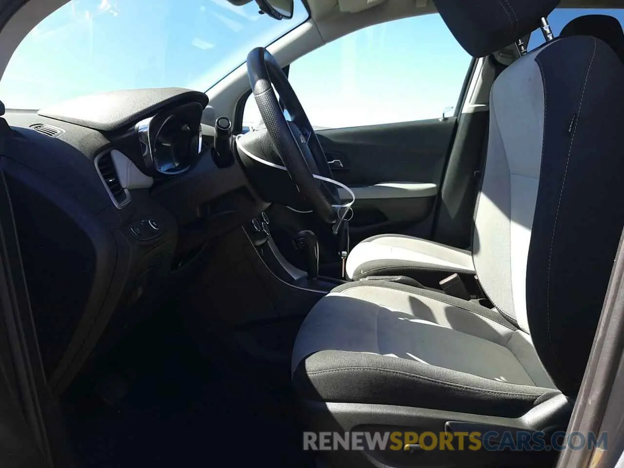 7 fotografías del automóvil dañado 3GNCJKSB8LL277322 CHEVROLET TRAX 2020