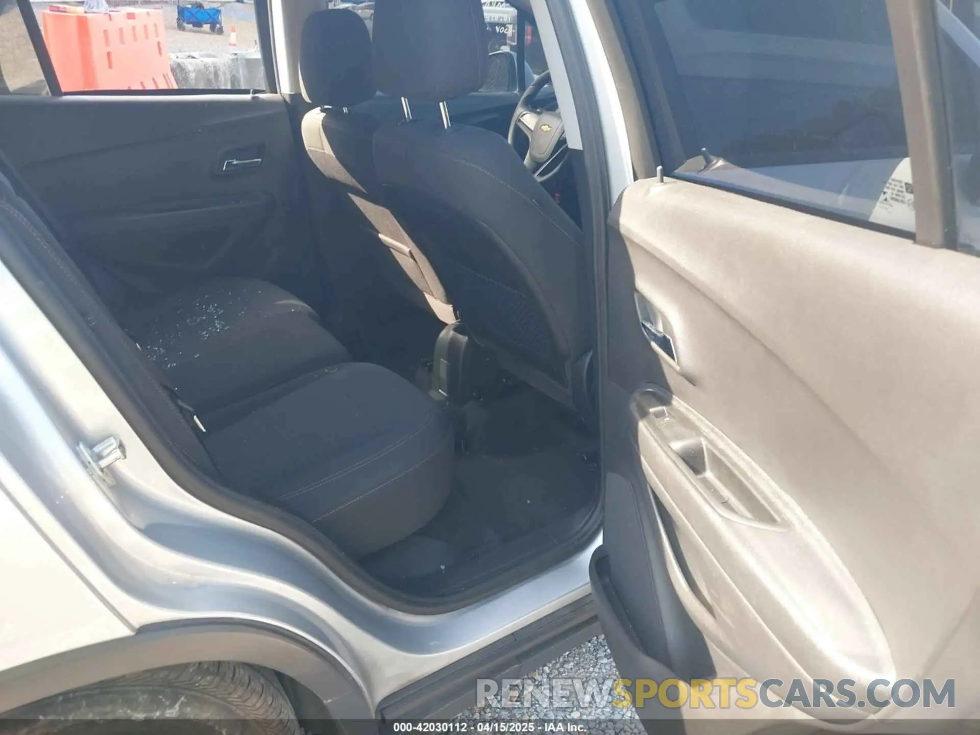 8 fotografías del automóvil dañado 3GNCJKSB8LL313882 CHEVROLET TRAX 2020