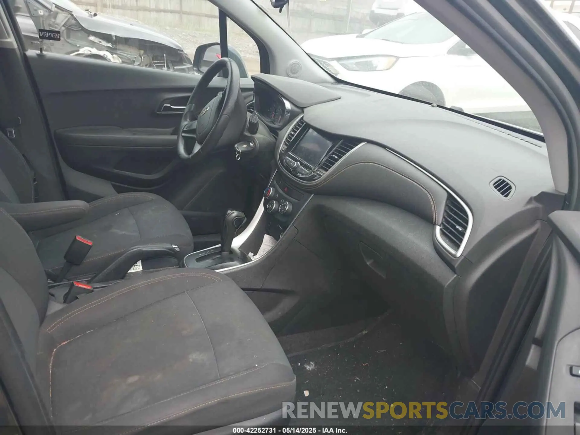 5 fotografías del automóvil dañado 3GNCJKSBXLL128281 CHEVROLET TRAX 2020