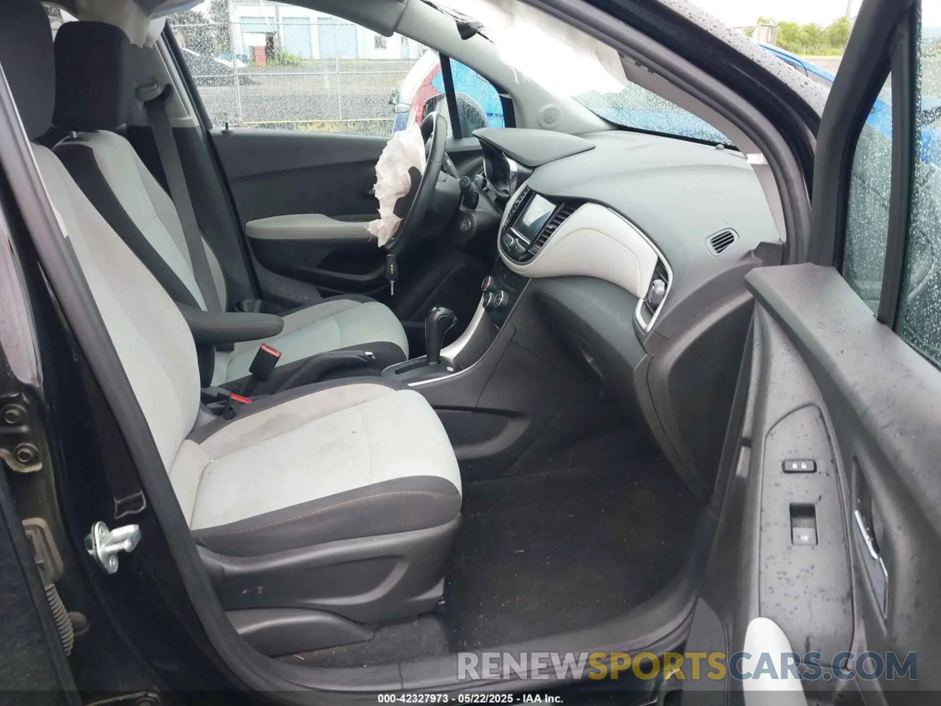 5 fotografías del automóvil dañado 3GNCJKSBXLL227702 CHEVROLET TRAX 2020