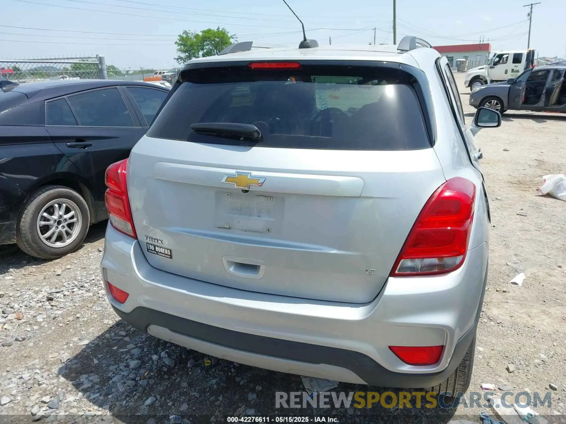 16 fotografías del automóvil dañado 3GNCJLSB4LL261950 CHEVROLET TRAX 2020