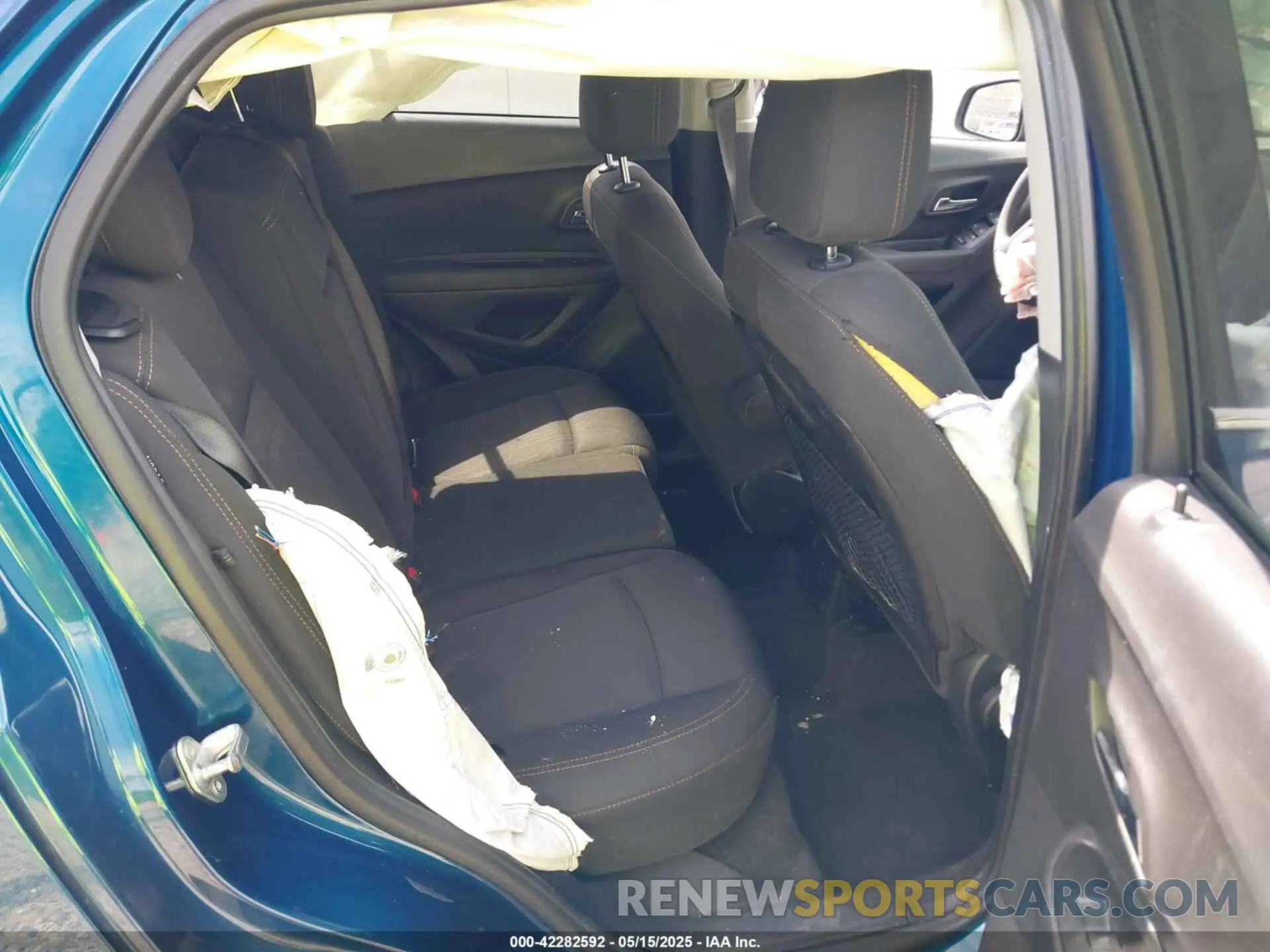 8 fotografías del automóvil dañado 3GNCJLSB5LL161632 CHEVROLET TRAX 2020