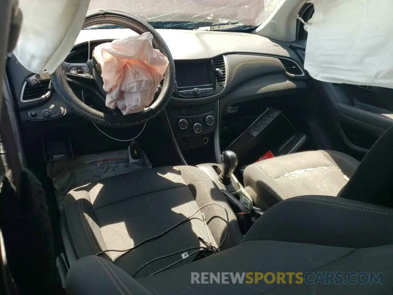 8 fotografías del automóvil dañado 3GNCJLSB5LL200039 CHEVROLET TRAX 2020