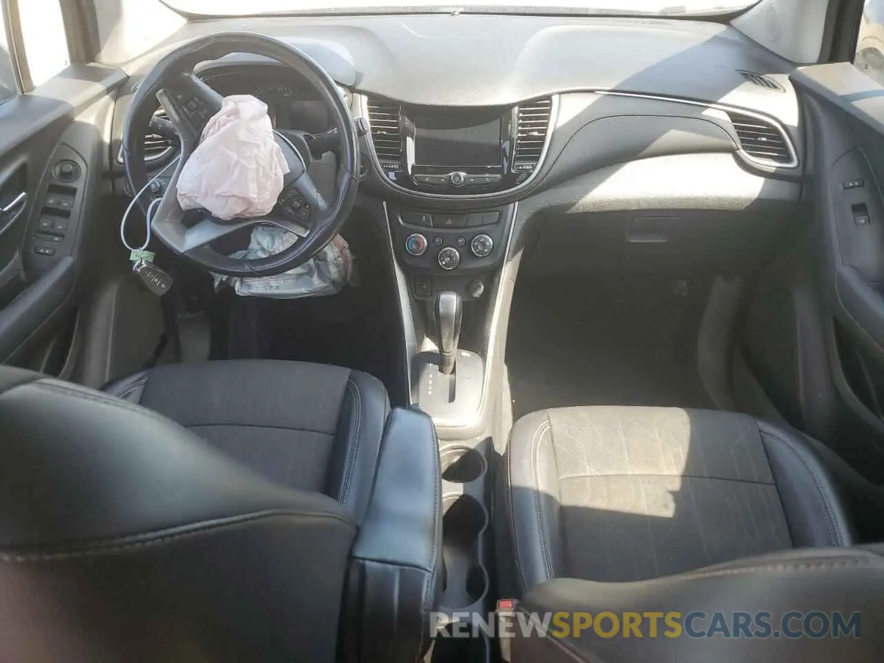 8 fotografías del automóvil dañado 3GNCJLSB5LL233042 CHEVROLET TRAX 2020