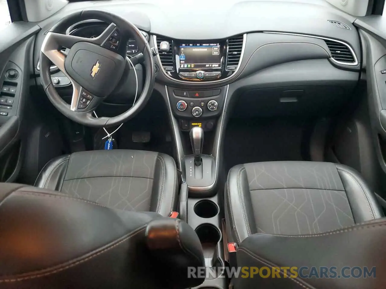 8 fotografías del automóvil dañado 3GNCJLSB6LL202043 CHEVROLET TRAX 2020
