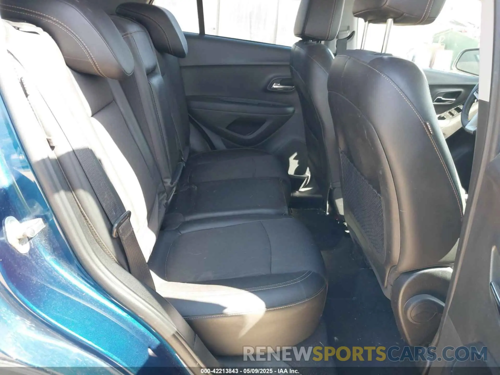 8 fotografías del automóvil dañado 3GNCJLSB6LL288423 CHEVROLET TRAX 2020
