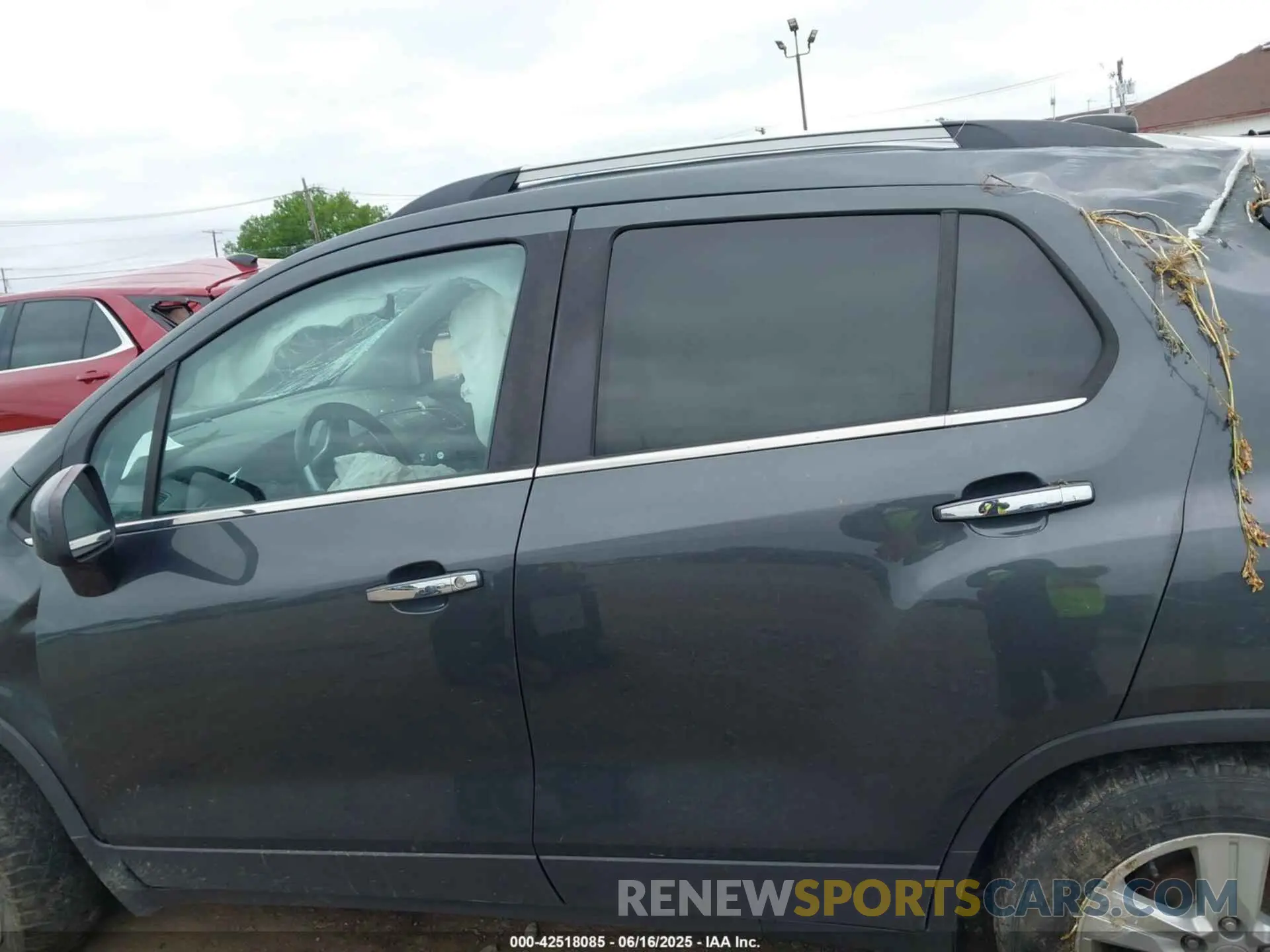 13 fotografías del automóvil dañado 3GNCJLSB8LL203193 CHEVROLET TRAX 2020