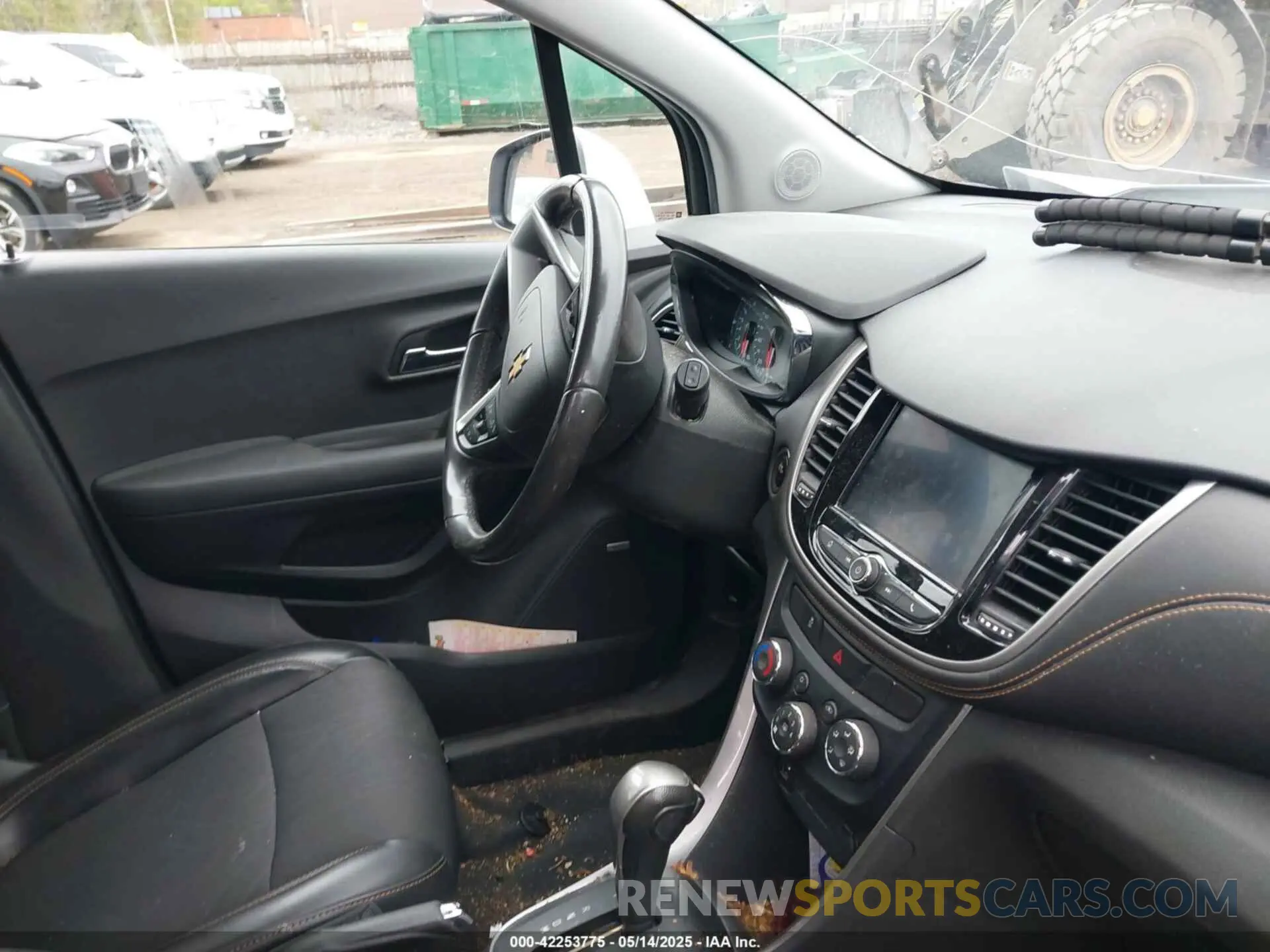 5 fotografías del automóvil dañado 3GNCJLSB9LL143621 CHEVROLET TRAX 2020