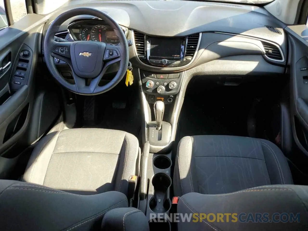8 fotografías del automóvil dañado 3GNCJLSB9LL322712 CHEVROLET TRAX 2020