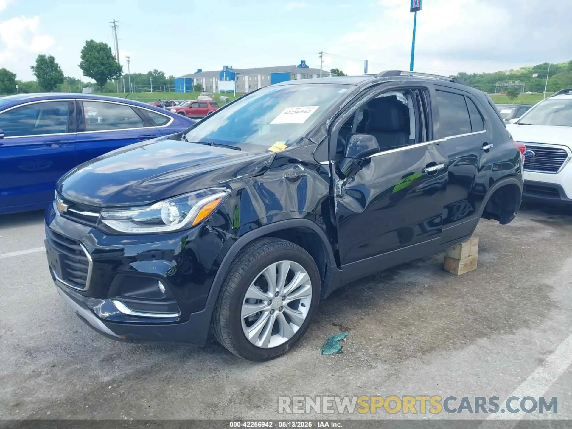 2 fotografías del automóvil dañado 3GNCJMSB3LL165006 CHEVROLET TRAX 2020