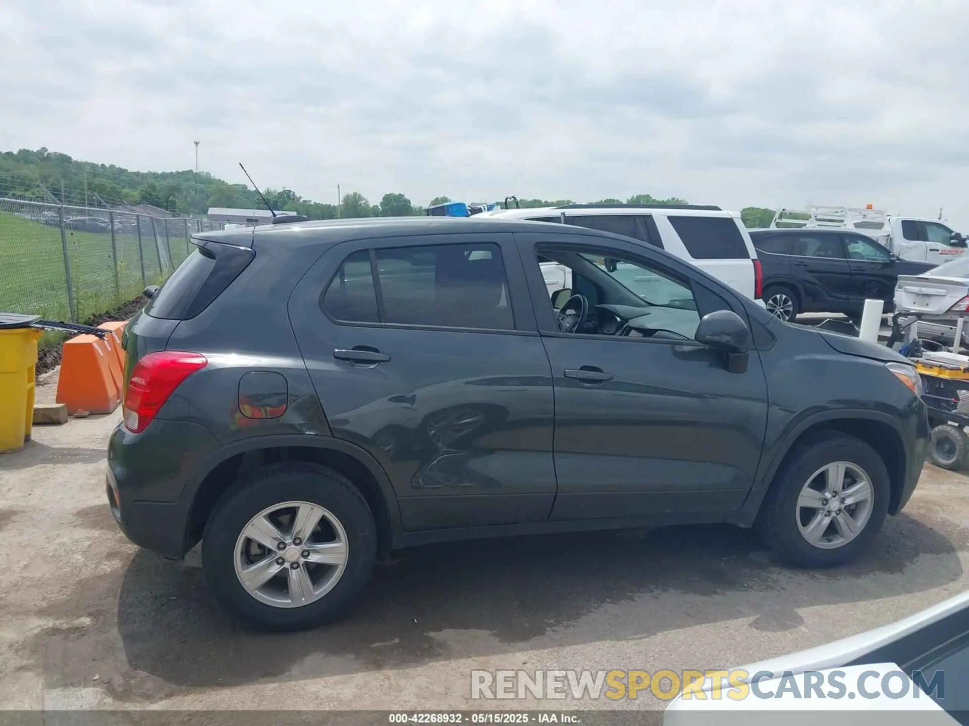 13 fotografías del automóvil dañado 3GNCJNSB6LL193338 CHEVROLET TRAX 2020