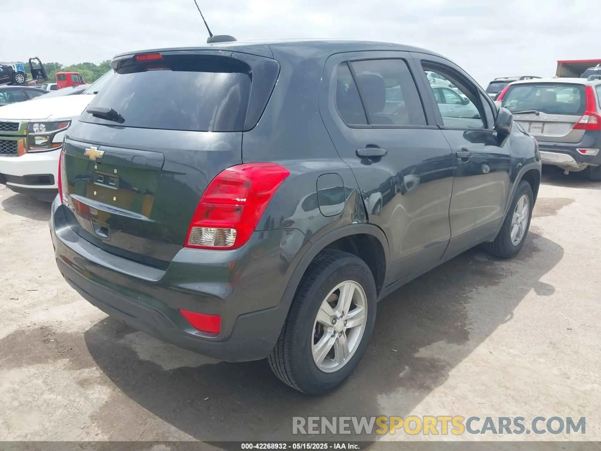 4 fotografías del automóvil dañado 3GNCJNSB6LL193338 CHEVROLET TRAX 2020