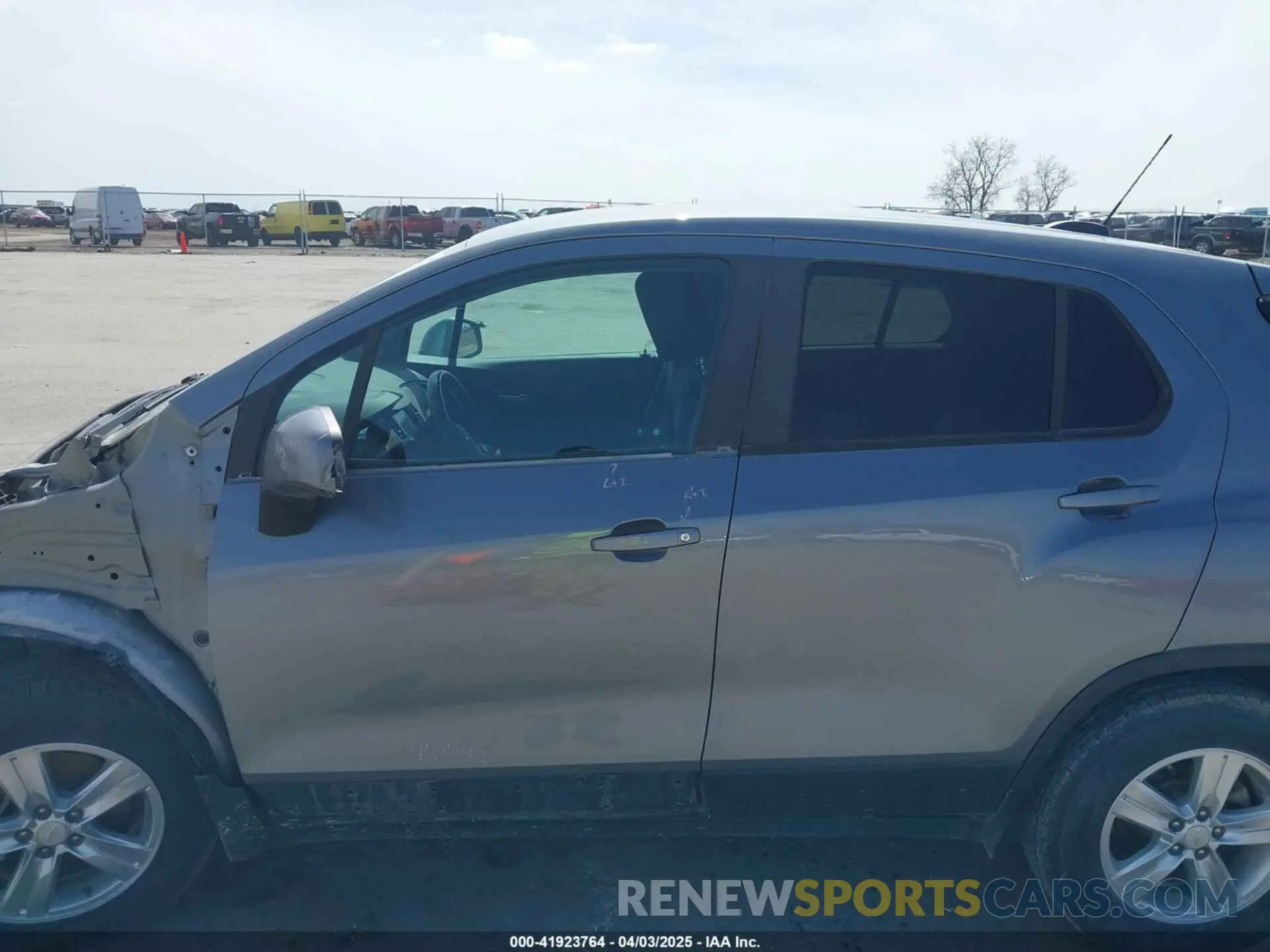 15 fotografías del automóvil dañado 3GNCJNSB6LL208534 CHEVROLET TRAX 2020