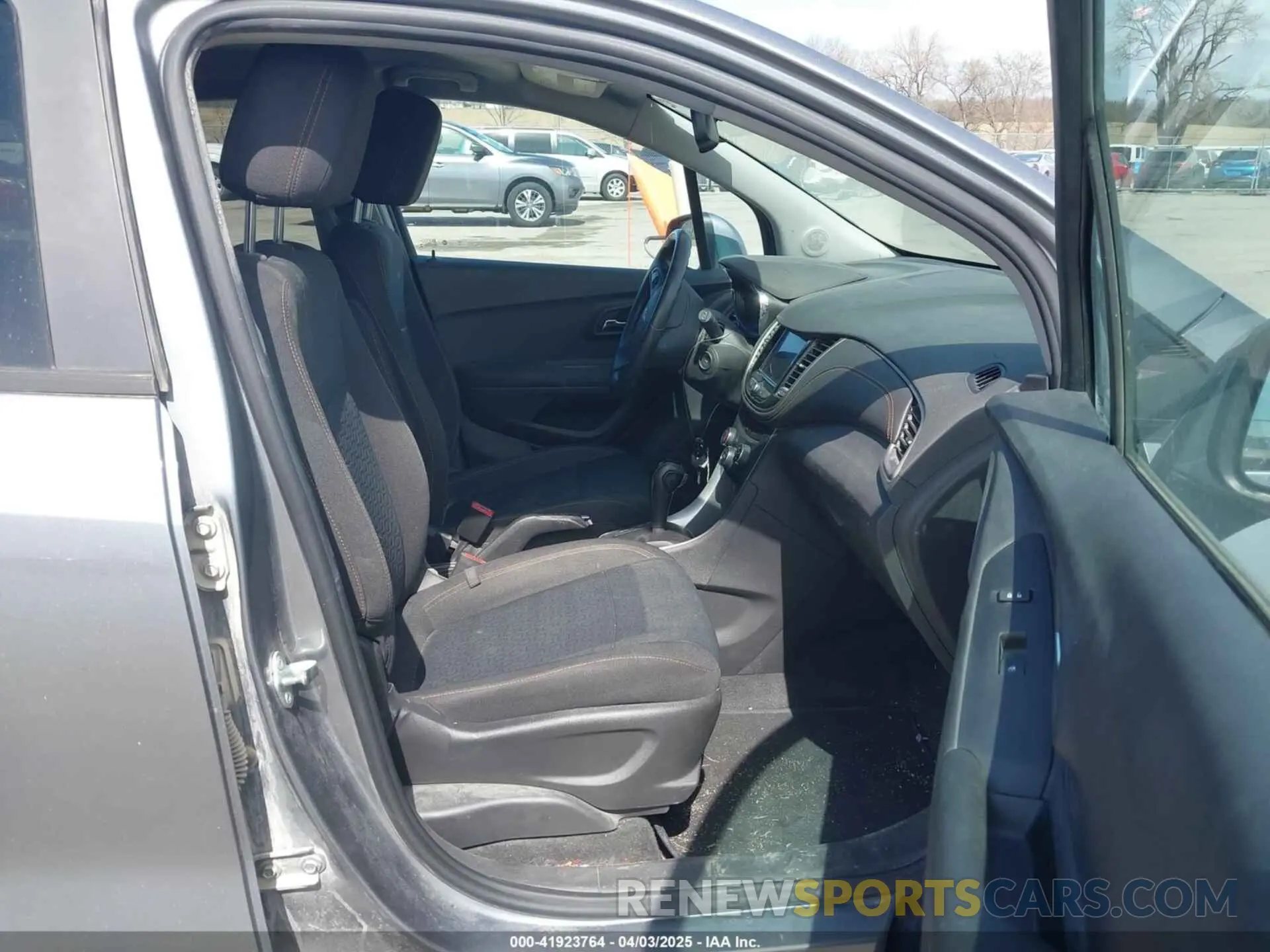 5 fotografías del automóvil dañado 3GNCJNSB6LL208534 CHEVROLET TRAX 2020