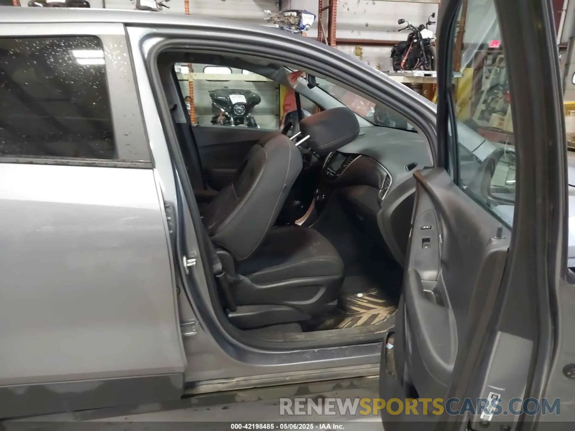 5 fotografías del automóvil dañado 3GNCJNSB8LL183510 CHEVROLET TRAX 2020