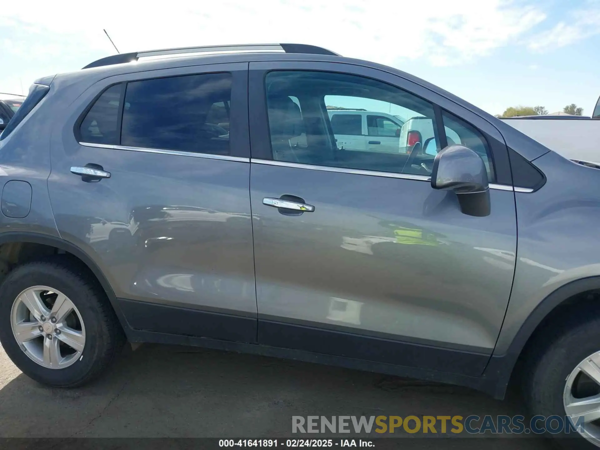 13 fotografías del automóvil dañado 3GNCJPSB1LL259144 CHEVROLET TRAX 2020