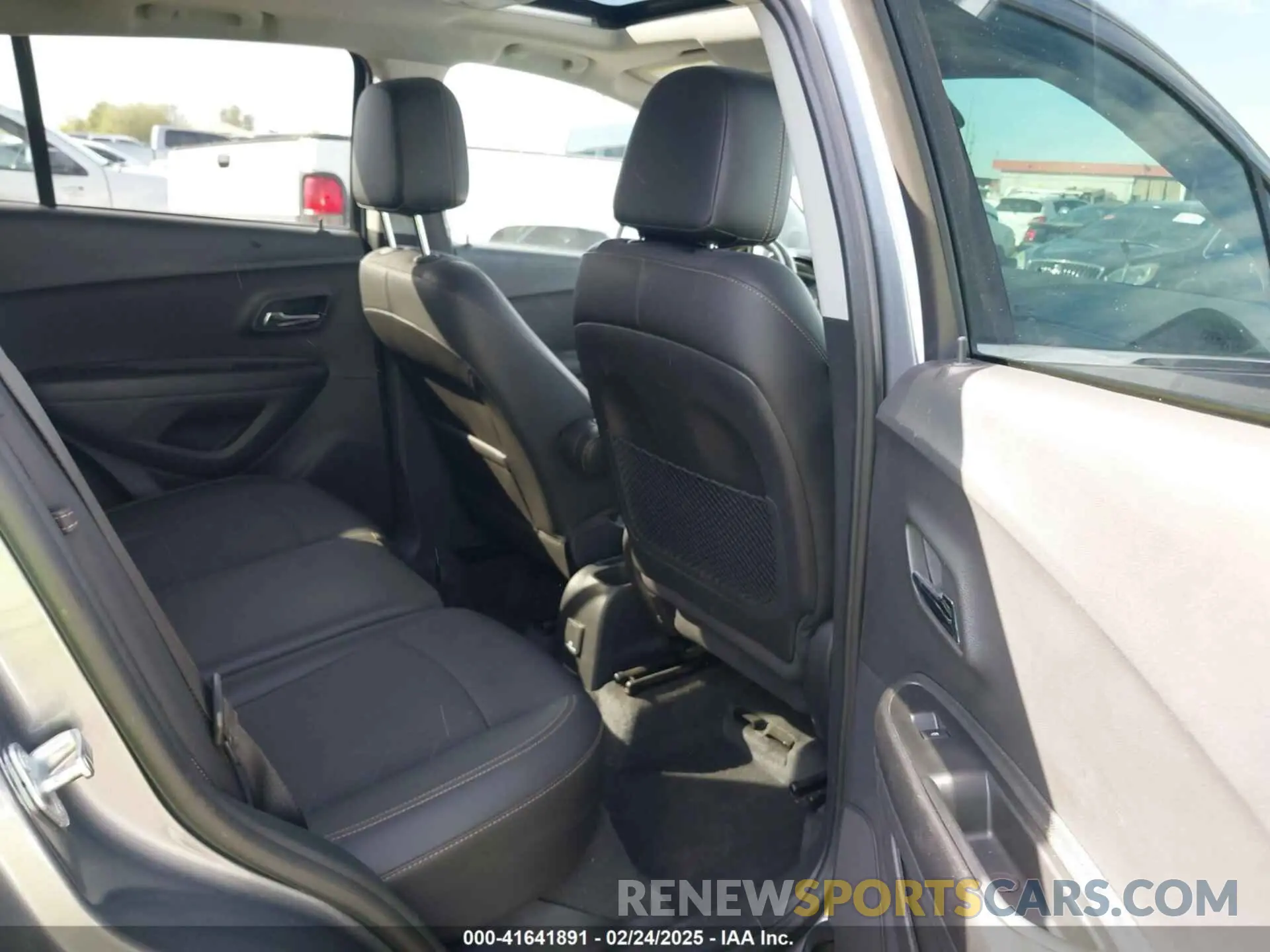 8 fotografías del automóvil dañado 3GNCJPSB1LL259144 CHEVROLET TRAX 2020