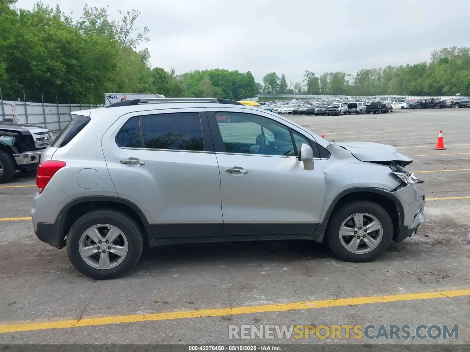 13 fotografías del automóvil dañado 3GNCJPSB3LL107513 CHEVROLET TRAX 2020