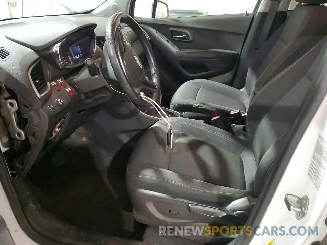 7 fotografías del automóvil dañado 3GNCJPSB3LL262028 CHEVROLET TRAX 2020
