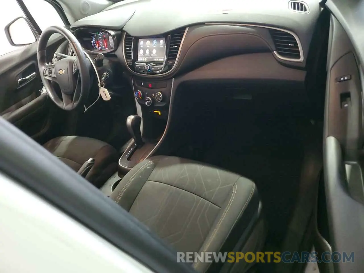 8 fotografías del automóvil dañado 3GNCJPSB3LL262739 CHEVROLET TRAX 2020