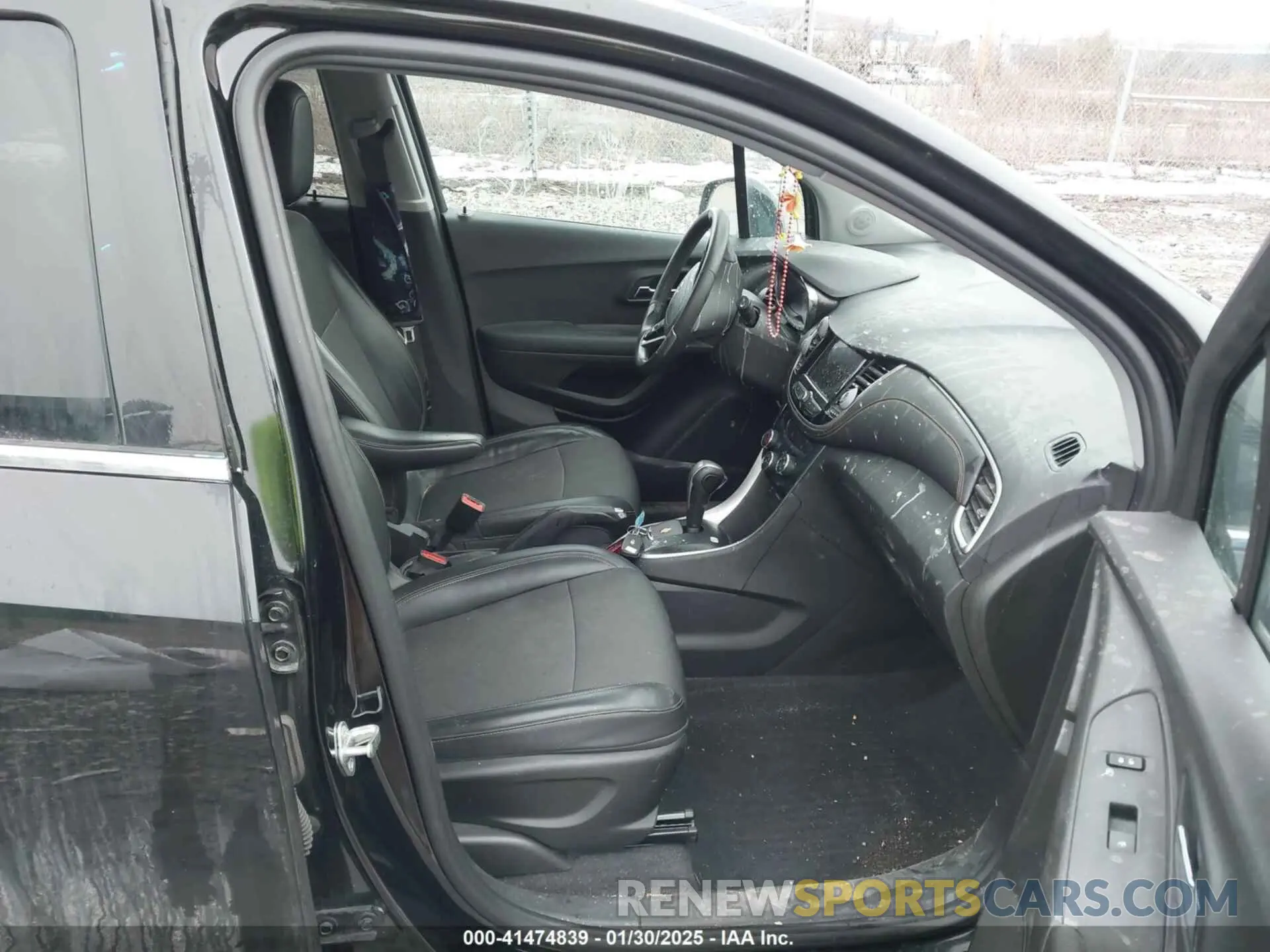 5 fotografías del automóvil dañado 3GNCJPSB3LL334300 CHEVROLET TRAX 2020