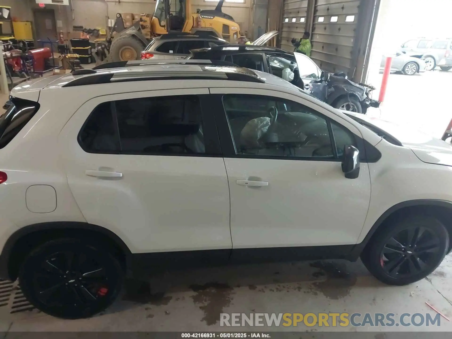 13 fotografías del automóvil dañado 3GNCJPSB6LL221389 CHEVROLET TRAX 2020