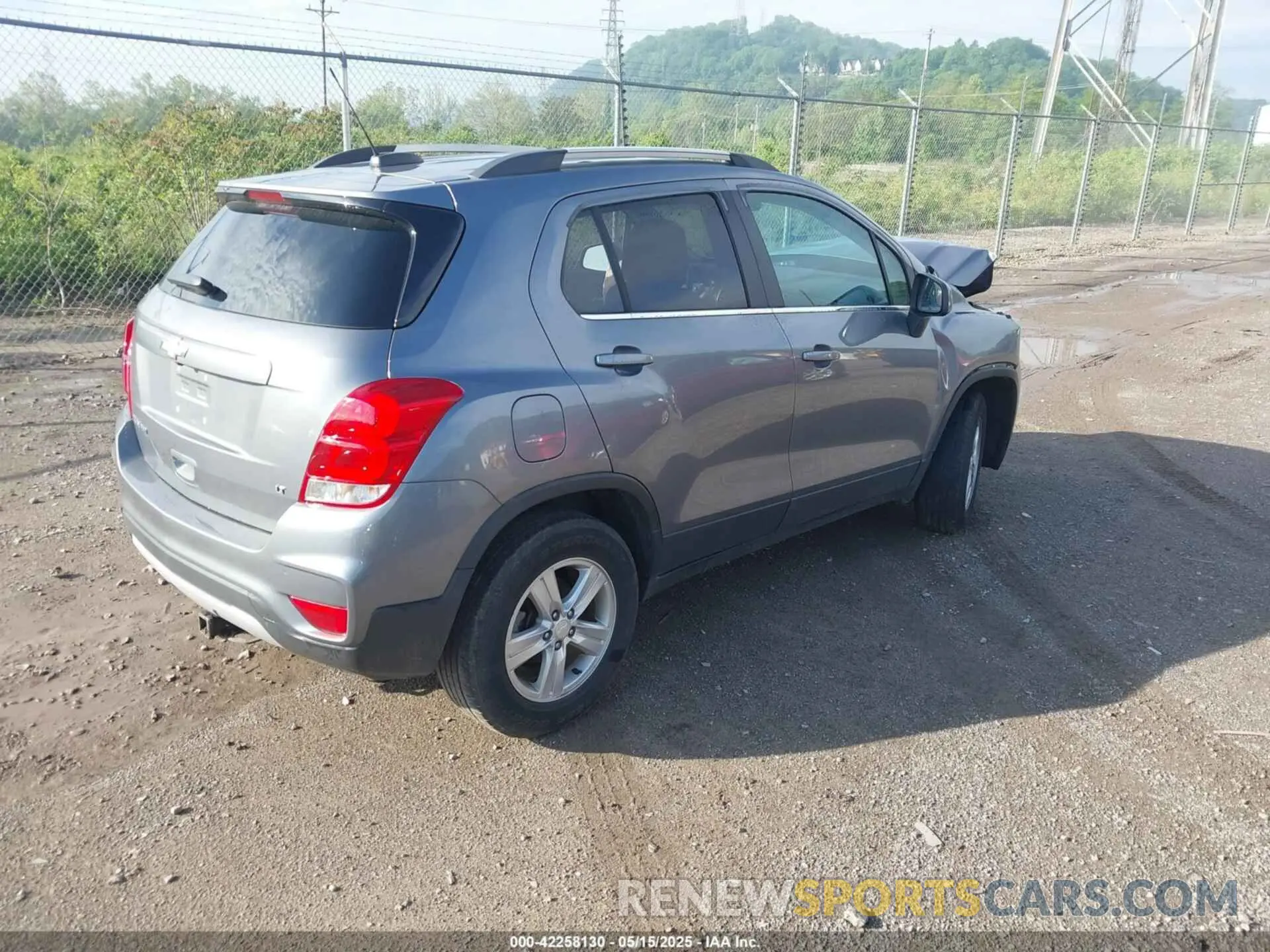 4 fotografías del automóvil dañado 3GNCJPSB7LL323025 CHEVROLET TRAX 2020
