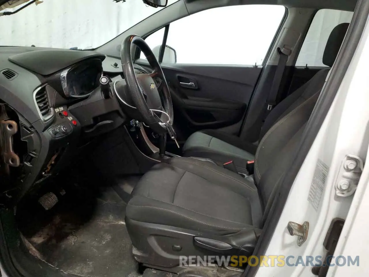 7 fotografías del automóvil dañado 3GNCJPSB8LL260811 CHEVROLET TRAX 2020