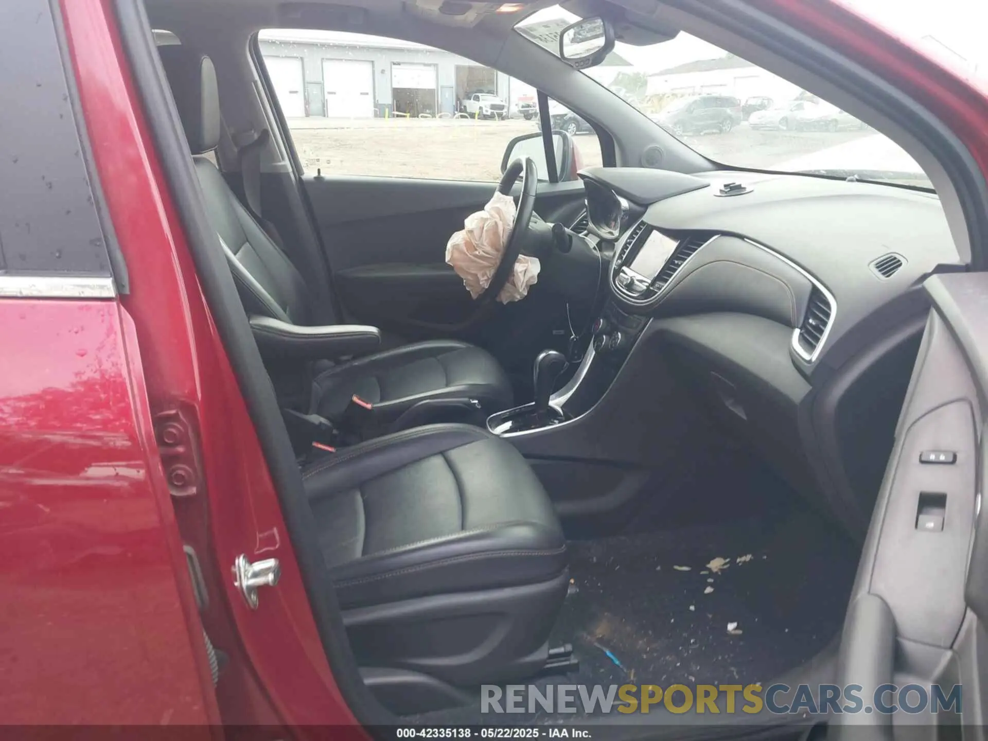5 fotografías del automóvil dañado 3GNCJRSB4LL237702 CHEVROLET TRAX 2020